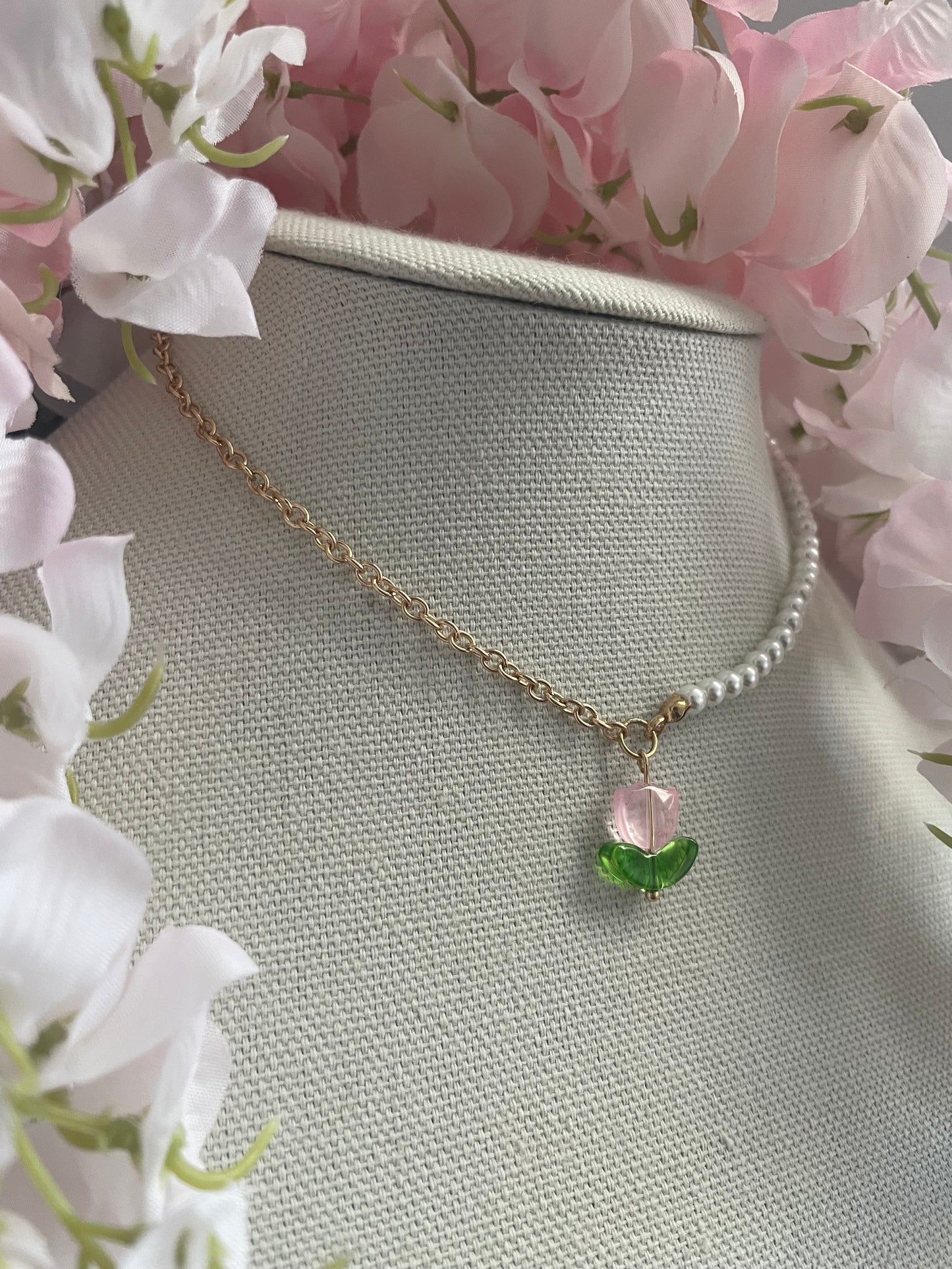 Chain And Pearl Tulip Necklace